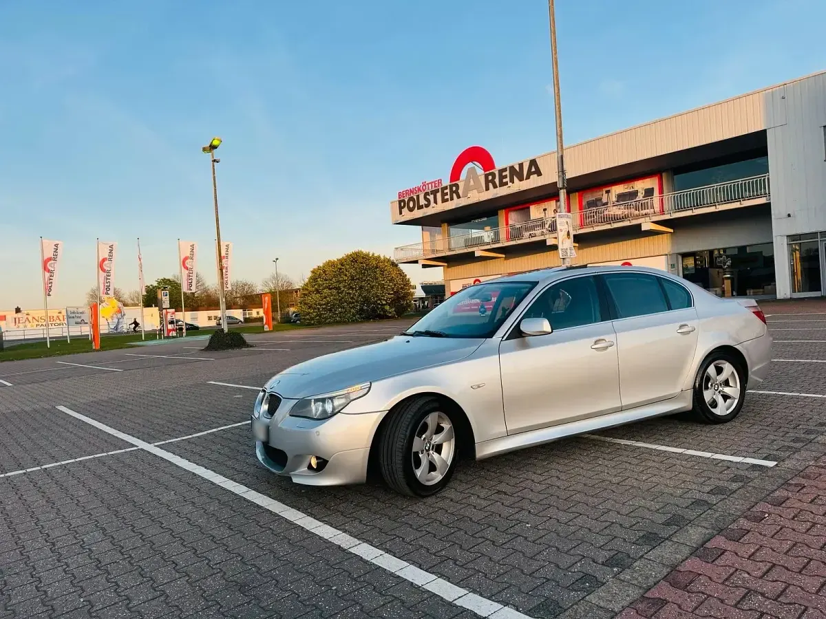 Gebraucht BMW 523 2006 Silber Limousine