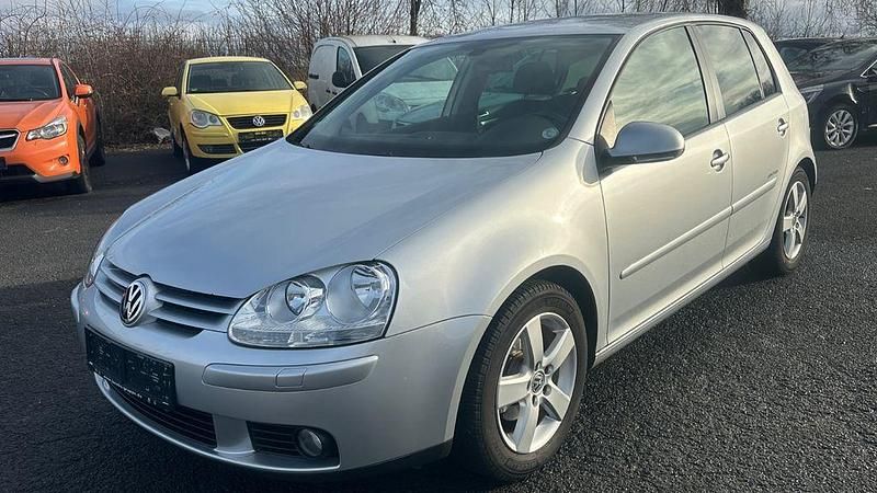 Gebraucht VW Golf 102 PS (75 kW) 2008 Silber Limousine