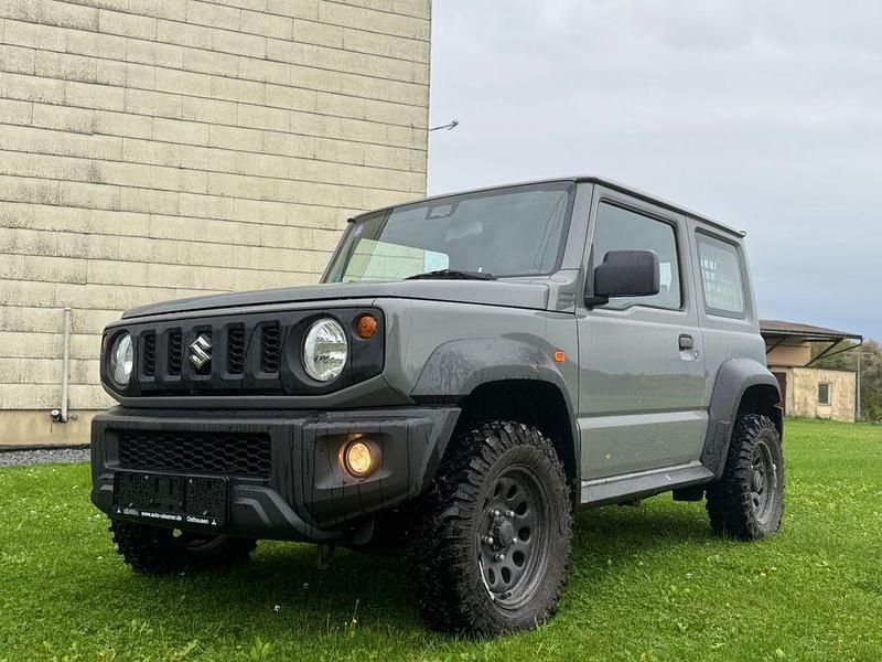 Grau Gebraucht 2018 Suzuki Jimny Comfort SUV | 27.400 € (Fairer Preis) - Bild 1/4