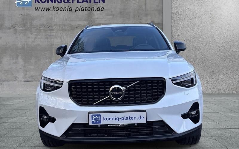 Neu Volvo XC40 Plus 197 PS (144 kW) 2025 Weiß SUV