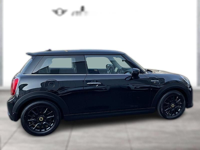 Gebraucht Mini Cooper SE Hatch 135 kW (184 PS) 2023 Schwarz metallic Kleinwagen