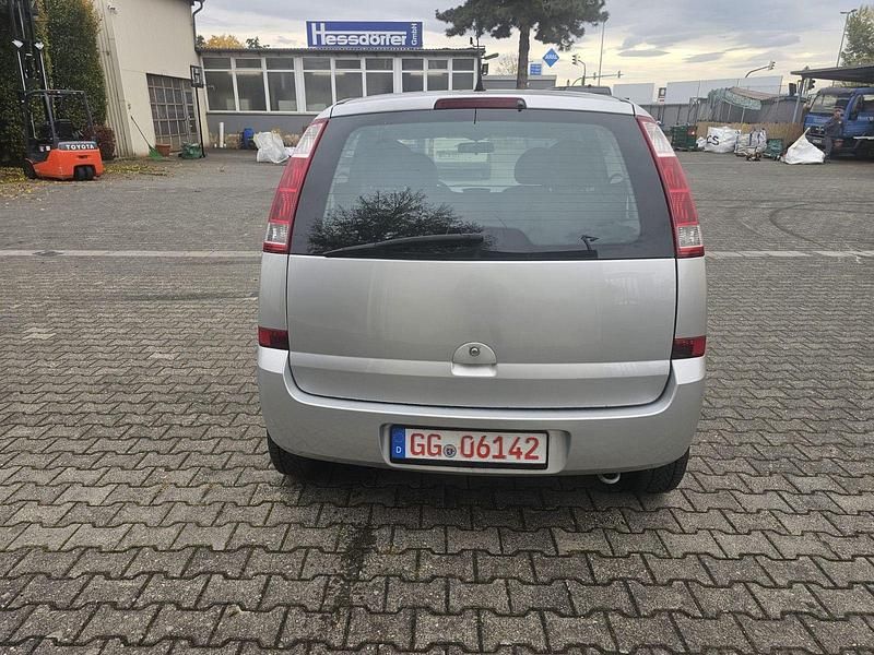 Gebraucht Opel Meriva 101 PS (74 kW) 2005 Silber Van / Kleinbus