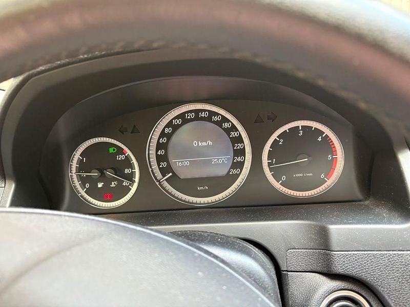 Gebraucht Mercedes C200 136 PS (100 kW) 2011 Grau Limousine