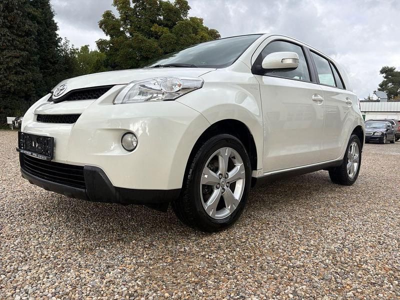 Weiß Gebraucht 2012 Toyota Urban Cruiser Life SUV | 8.490 € (Etwas zu teuer) - Bild 1/4