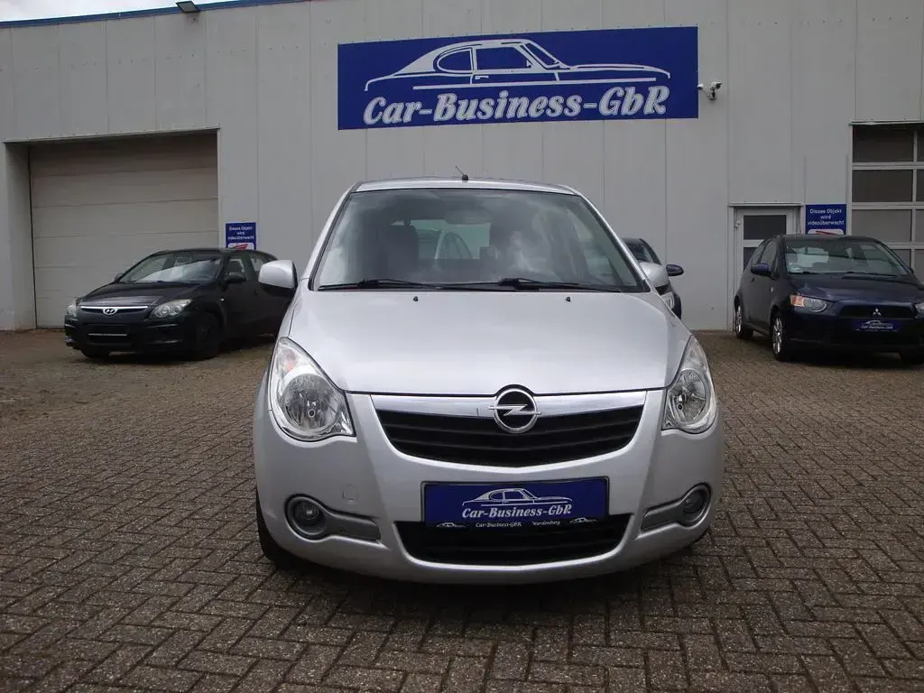 Gebraucht Opel Agila Edition 65 PS (47 kW) 2009 Silber Kleinwagen