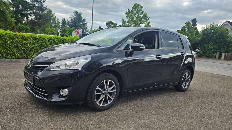 Black mica / ink Gebraucht 2015 Toyota Verso Skyview Edition Van / Kleinbus | 8.640 € (Fairer Preis) - Bild 1/4