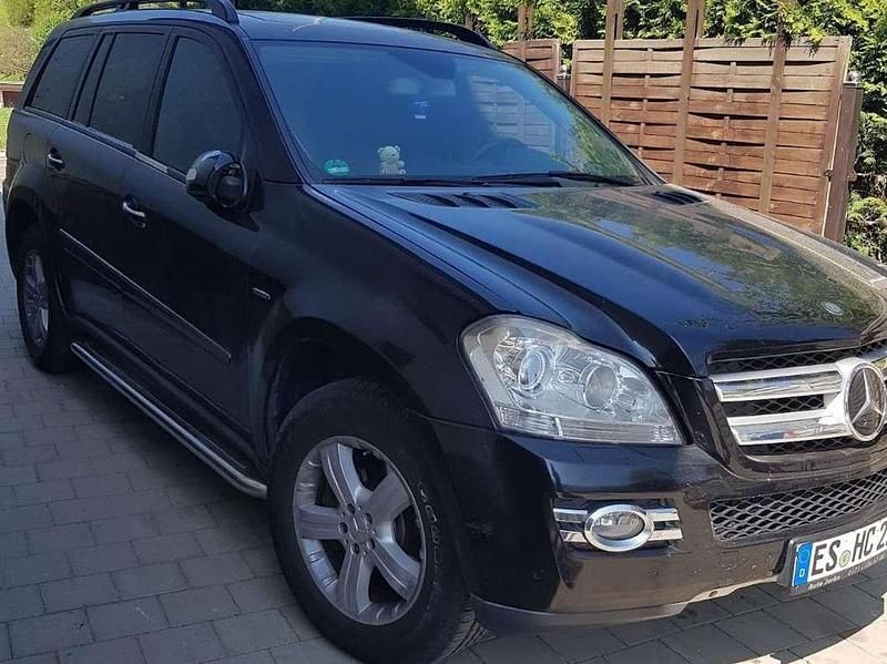 Schwarz Gebraucht 2007 Mercedes GL320 SUV | 6.999 € - Bild 1/4