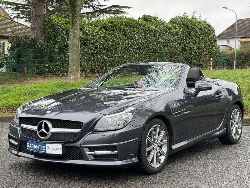 Gebraucht Mercedes SLK250 AMG 204 PS (150 kW) 2011 Tenoritgrau Cabrio