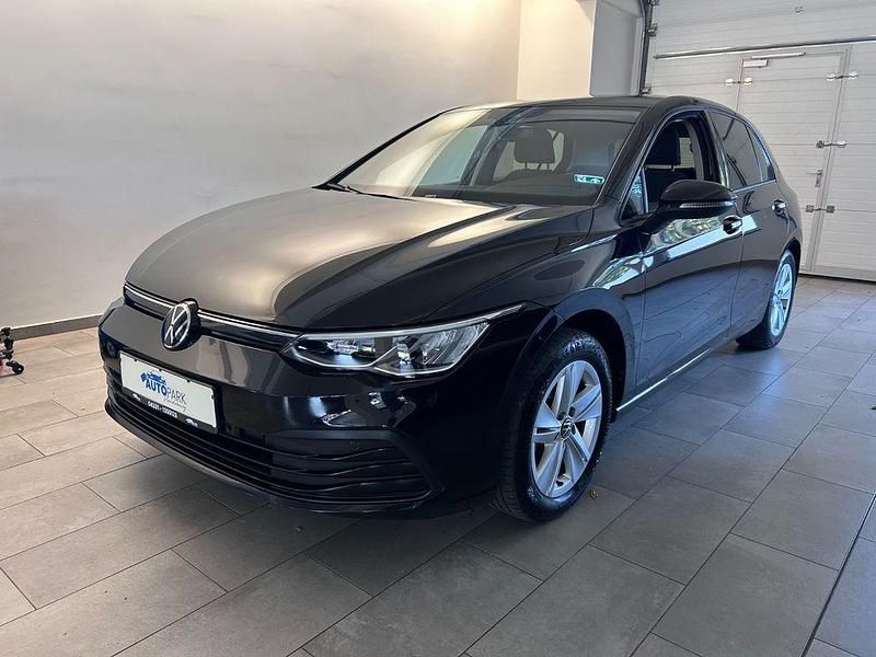 Schwarz Gebraucht 2022 VW Golf VIII Life Limousine | 18.980 € (Fairer Preis) - Bild 1/4