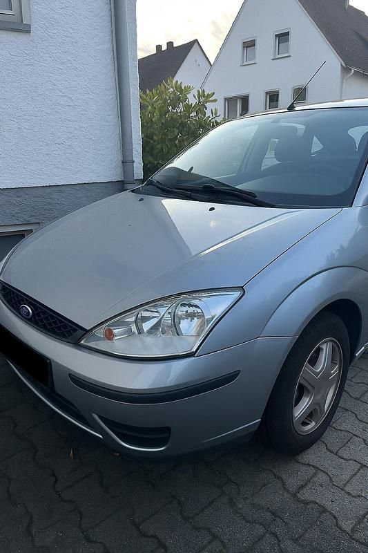 Silber Gebraucht 2003 Ford Focus Kleinwagen | 1.050 € (Guter Preis) - Bild 1/4