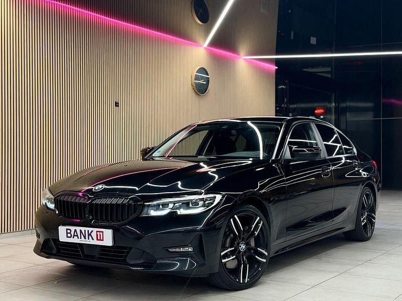 Gebraucht BMW 330 Advantage 265 PS (194 kW) 2019 Schwarz Limousine