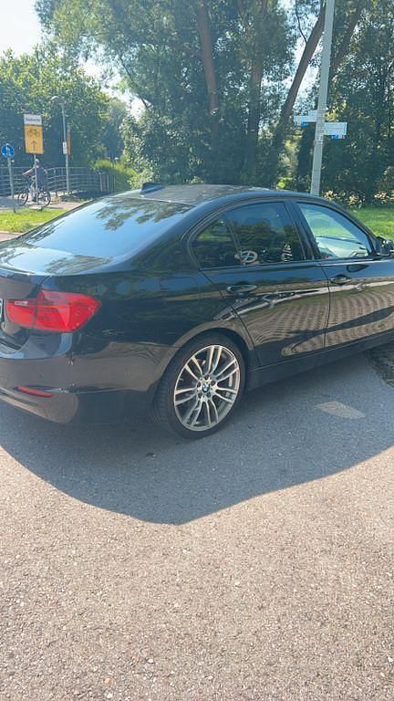 Gebraucht BMW 328 Sport Line 245 PS (180 kW) 2012 Schwarz Limousine