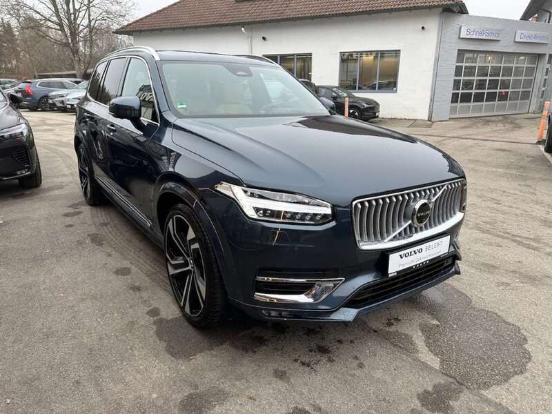 Second-hand Volvo XC90 Ultimate 235 CP (172 kW) 2023 Albastru SUV