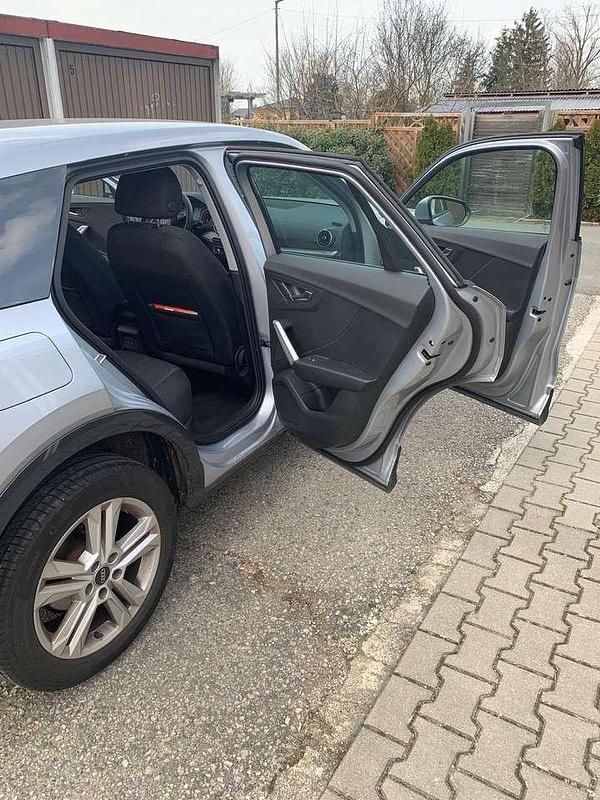 Gebraucht Audi Q2 Advanced 150 PS (110 kW) 2023 Silber SUV