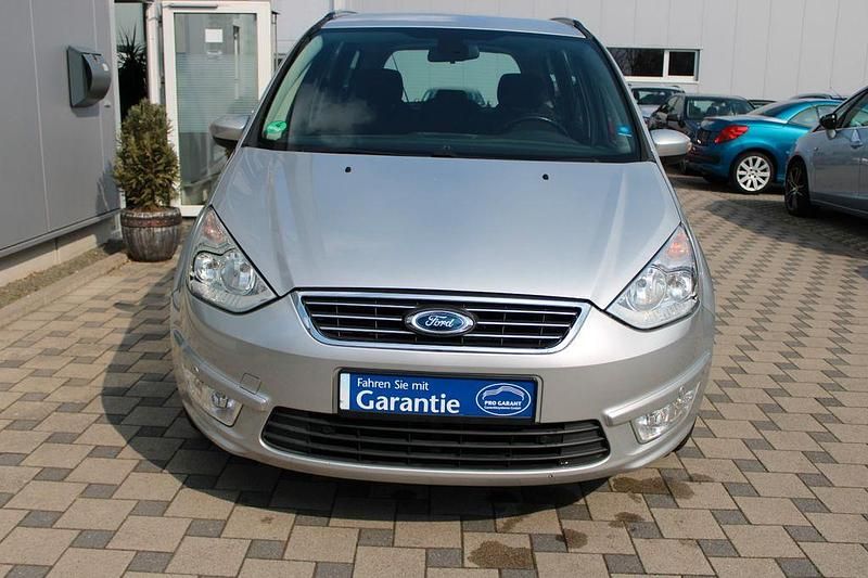 Gebraucht Ford Galaxy Trend 160 PS (117 kW) 2013 Silber Van / Kleinbus