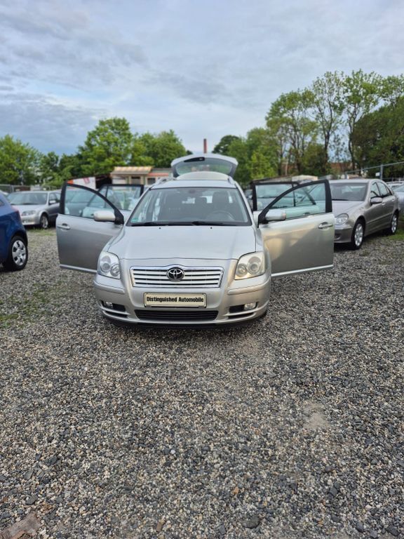 Silber Gebraucht 2003 Toyota Avensis Kombi | 1.890 € (Fairer Preis) - Bild 1/4