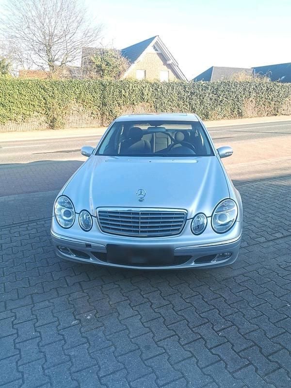 Gebraucht Mercedes E220 150 PS (110 kW) 2003 Limousine