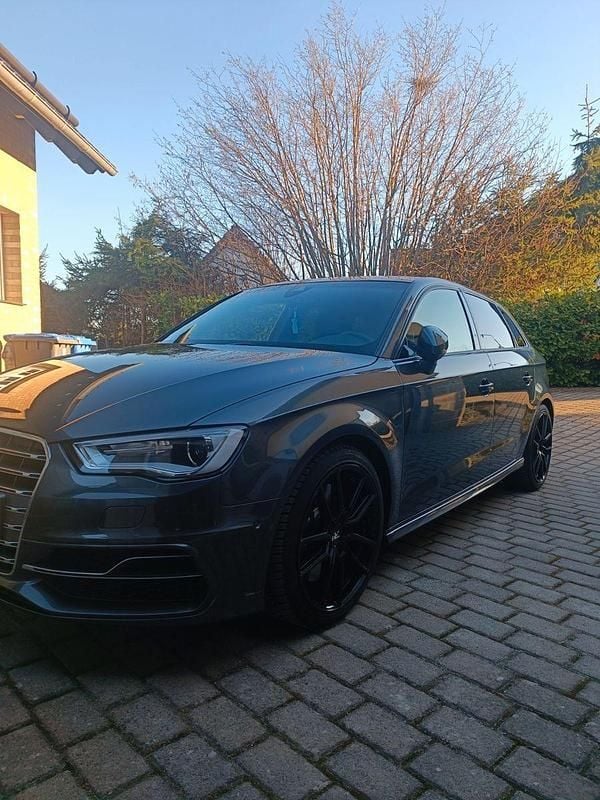 Gebraucht Audi S3 Ambiente 300 PS (220 kW) 2014 Grau Limousine