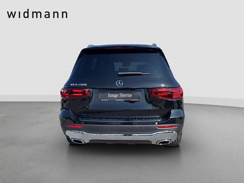 Gebraucht Mercedes GLB200 Advanced 163 PS (119 kW) 2024 Metalliclack kosmosschwarz SUV