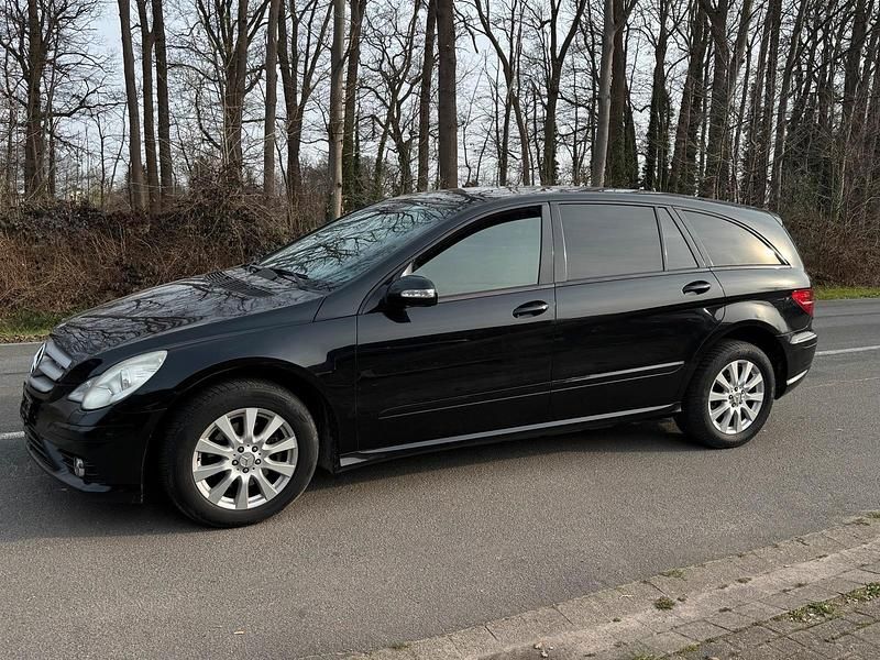 Gebraucht Mercedes R320 225 PS (165 kW) 2008 Schwarz Van / Kleinbus