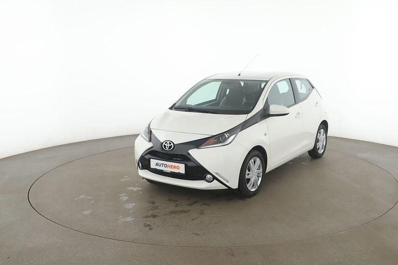 Weiß Gebraucht 2018 Toyota Aygo X-play Kleinwagen | 11.880 € (Fairer Preis) - Bild 1/3