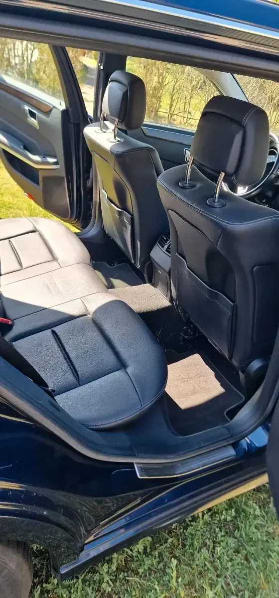 Używany Mercedes E300 Avantgarde 231 KM (169 kW) 2013 Niebieski Kombi
