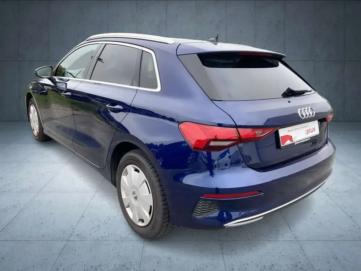 Gebraucht Audi A3 Advanced Plus 110 PS (80 kW) 2023 Navarrablau metallic Limousine