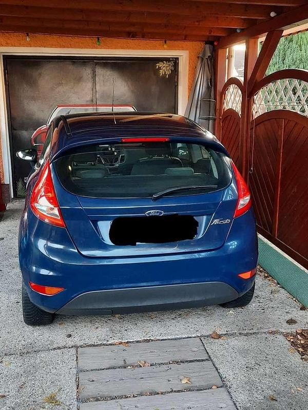 Gebraucht Ford Fiesta Trend 82 PS (60 kW) 2010 Blau Kleinwagen