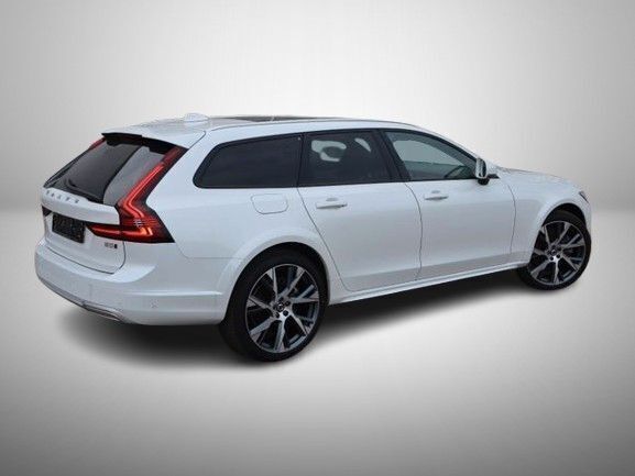 Gebraucht Volvo V90 CC Ultimate 235 PS (172 kW) 2023 Crystal white / metallic Kombi