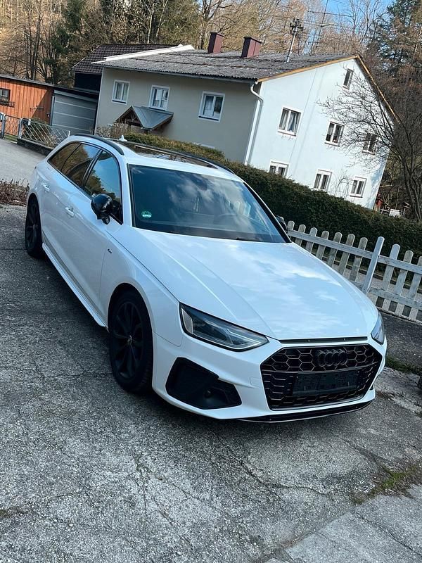 Second-hand Audi A4 Basis 150 CP (110 kW) 2020 Alb Break