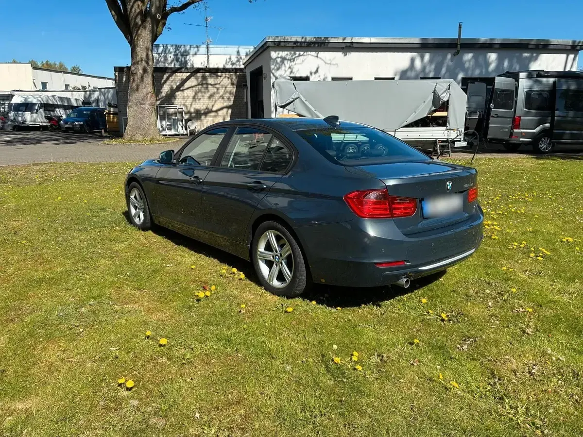 Gebraucht BMW 320 Comfort Edition 184 PS (135 kW) 2014 Grau Limousine