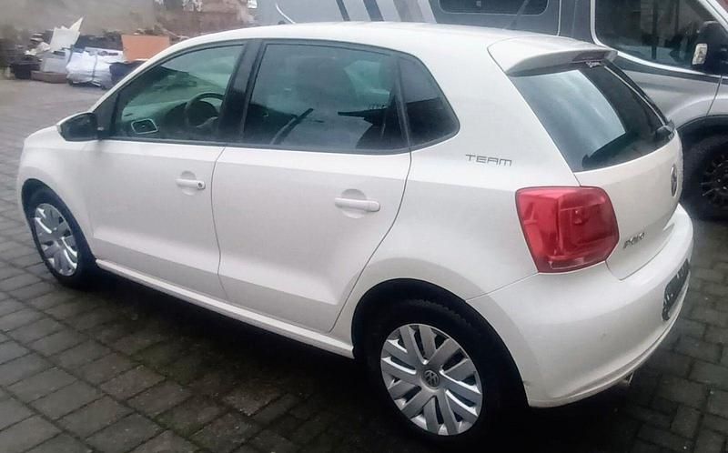 Gebraucht VW Polo Team 105 PS (77 kW) 2010 Weiß Kleinwagen