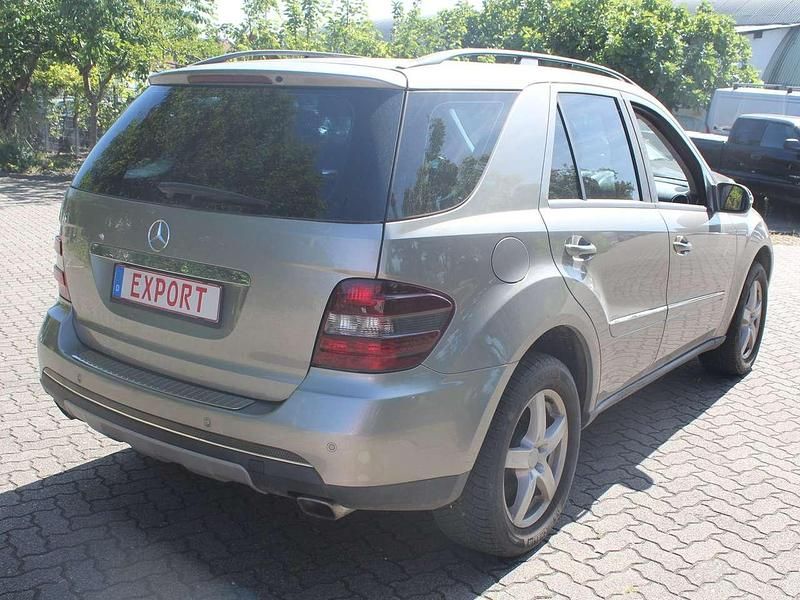 Second-hand Mercedes ML320 224 CP (164 kW) 2006 Argintiu SUV