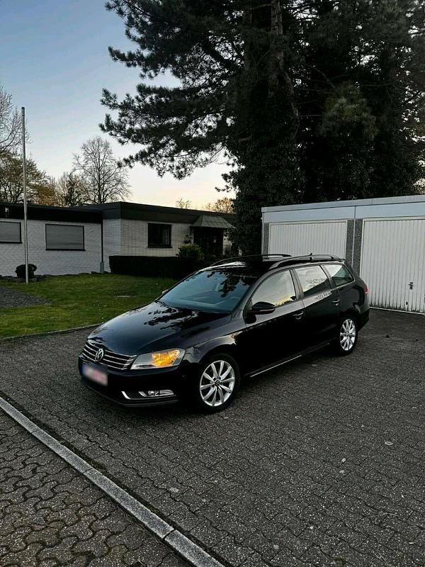 Gebraucht VW Passat 140 PS (102 kW) 2011 Schwarz Kombi
