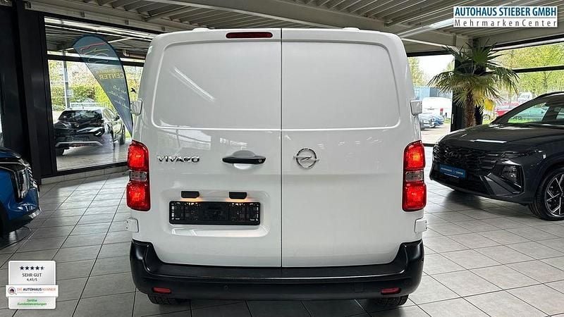 Gebraucht Opel Vivaro 150 PS (110 kW) 2021 Weiß Van / Kleinbus