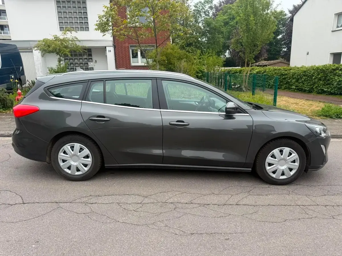 Gebraucht Ford Focus 125 PS (91 kW) 2022 Schwarz Kombi