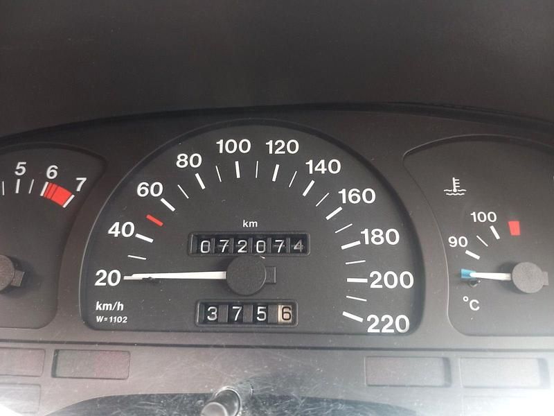 Usata Opel Astra 72 CV (52 kW) 1994 Blu Berlina
