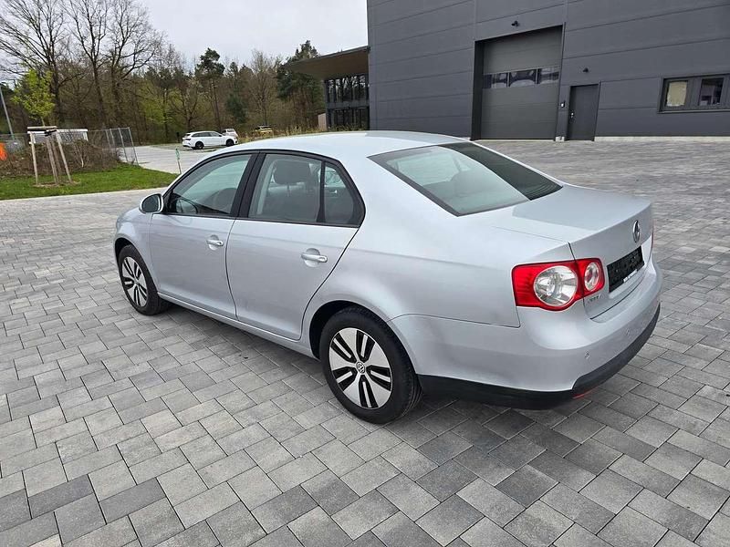 Gebraucht VW Jetta Trendline 102 PS (75 kW) 2006 Reflexsilber metallic Limousine