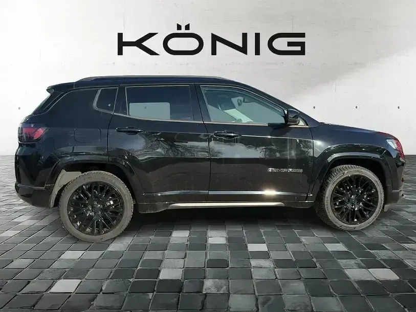 Usado Jeep Compass 131 HP (96 kW) 2023 Preto SUV