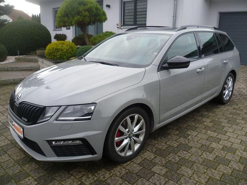Grau Gebraucht 2018 Skoda Octavia RS Kombi | 19.990 € (Teuer) - Bild 1/4