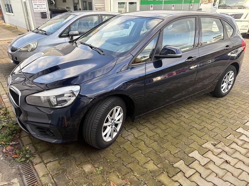 Blau Gebraucht 2016 BMW 218 Active Tourer Advantage Van / Kleinbus | 13.700 € (Guter Preis) - Bild 1/4