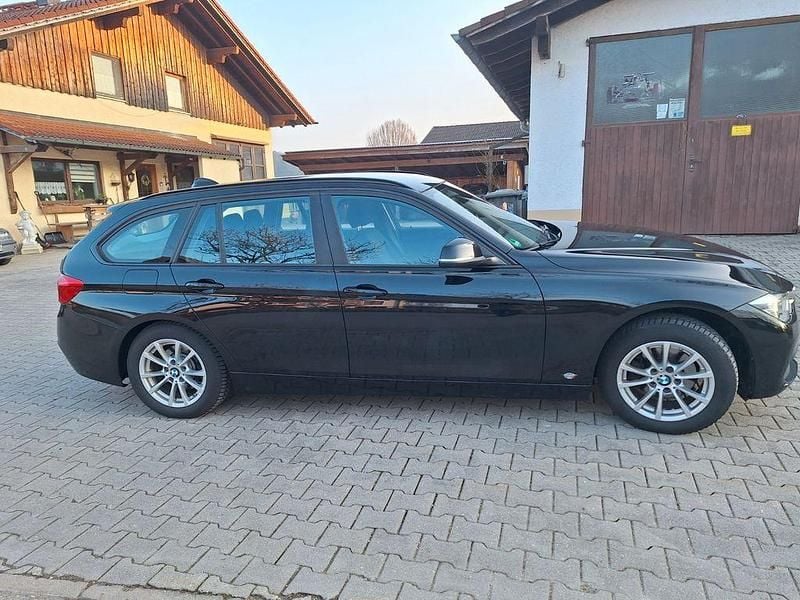 Gebraucht BMW 318 136 PS (100 kW) 2019 Schwarz Kombi