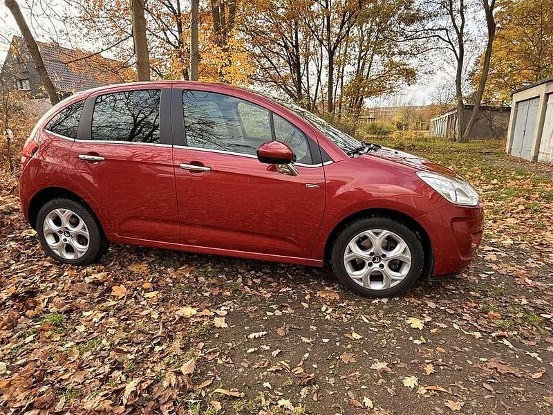 Rot Gebraucht 2011 Citroën C3 Exclusive Limousine | 4.650 € (Fairer Preis) - Bild 1/4