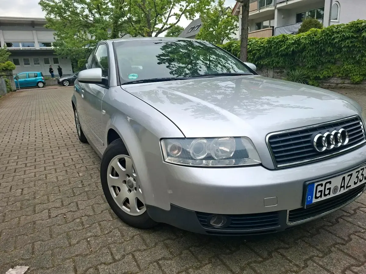 Gebraucht Audi A4 115 PS (84 kW) 2003 Silber Limousine