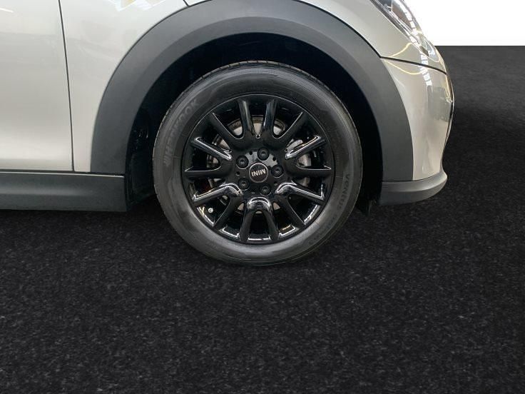 Gebraucht Mini Cooper 136 PS (100 kW) 2023 Silber Kleinwagen