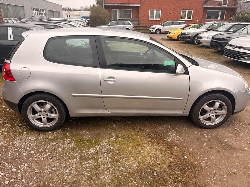 Gebraucht VW Golf V 102 PS (75 kW) 2005 Grau Kleinwagen