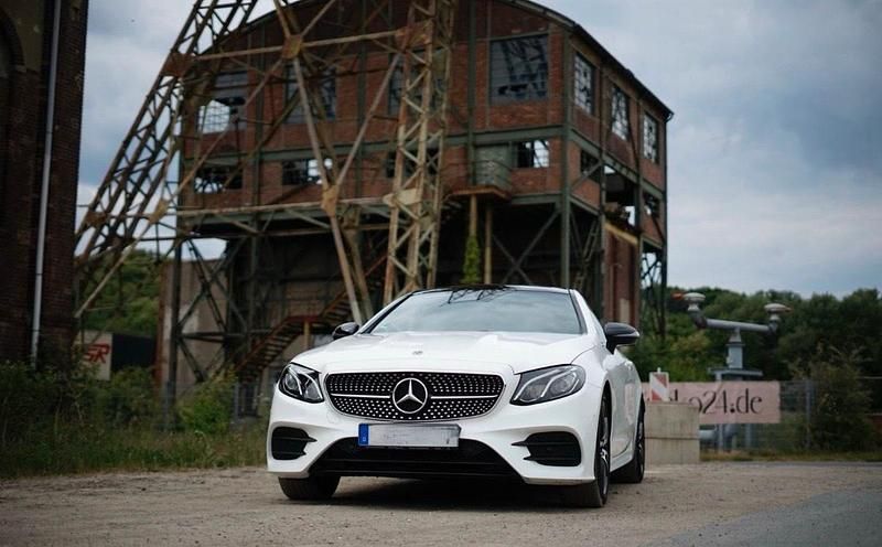 Weiß Gebraucht 2018 Mercedes E200 AMG Coupé | 29.890 € (Guter Preis) - Bild 1/4