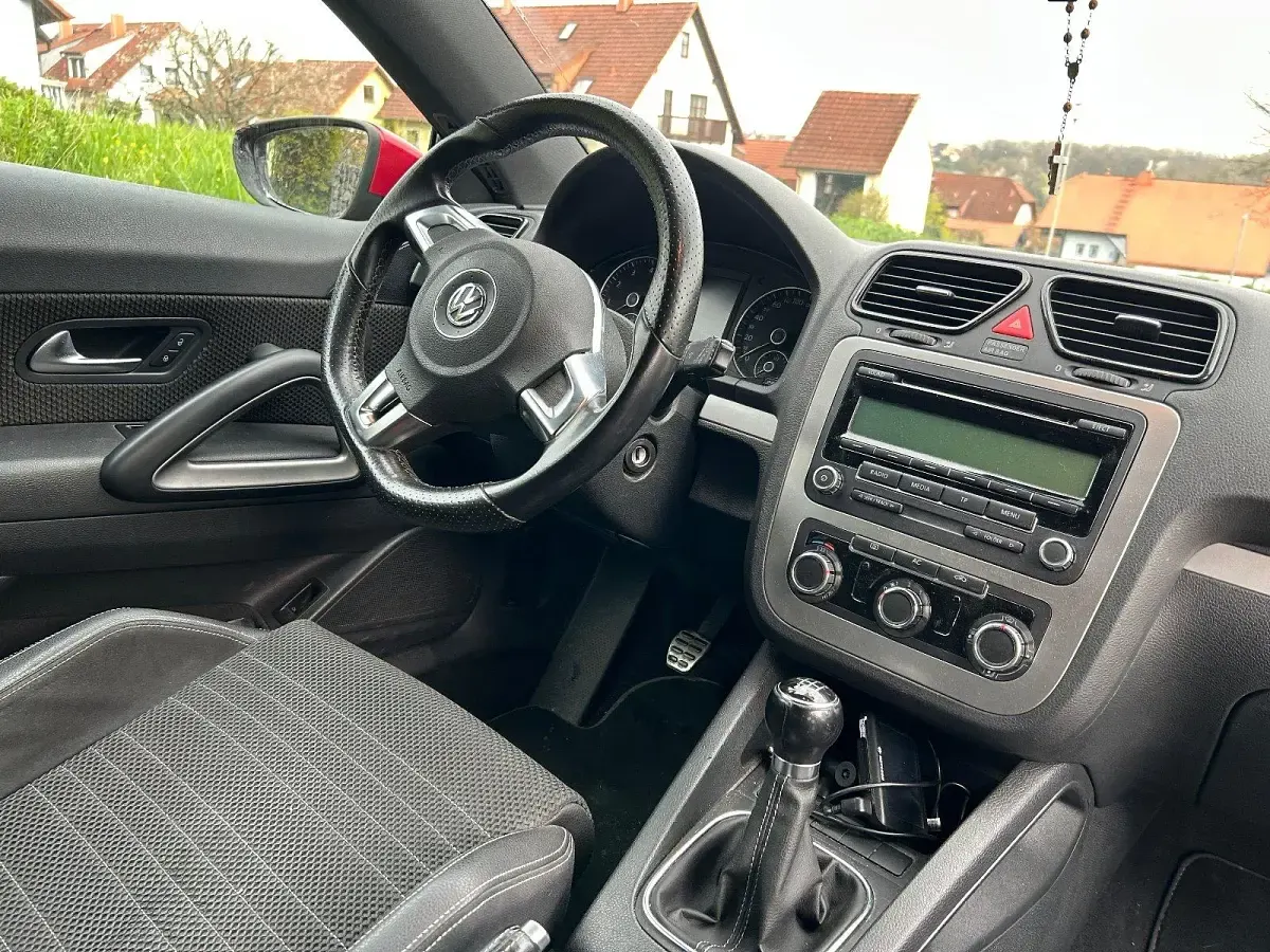 Second-hand VW Scirocco 122 CP (89 kW) 2010 Roșu Coupe