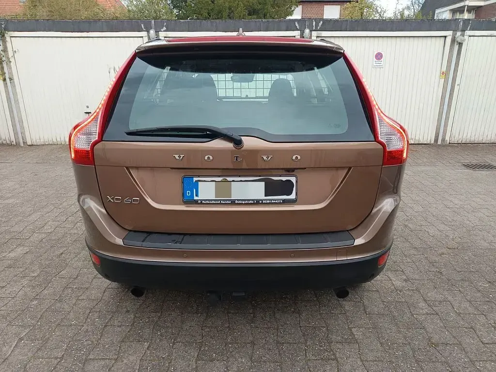 Używany Volvo XC60 241 KM (177 kW) 2013 Brązowy SUV