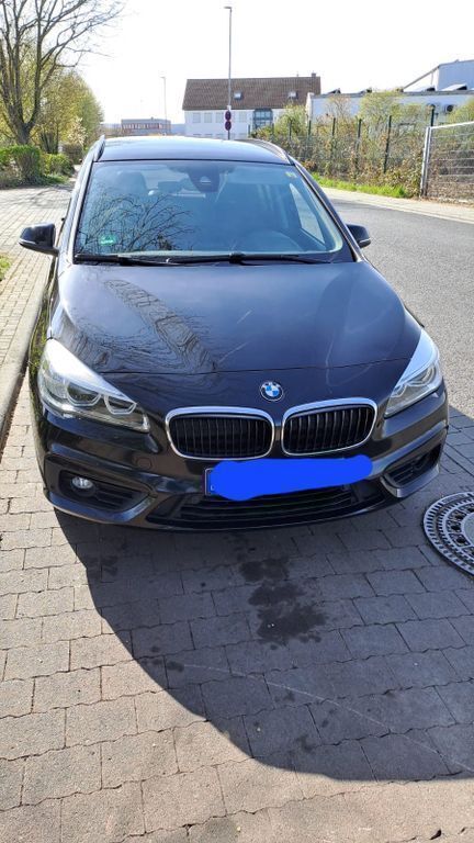Schwarz Gebraucht 2016 BMW 218 Gran Tourer Van / Kleinbus | 7.100 € (Superpreis) - Bild 1/4